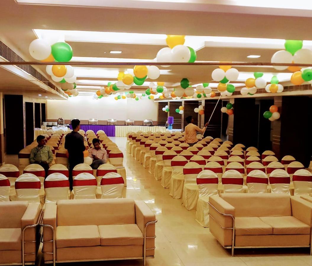 Puja Residency Hotel Varanasi Ngoại thất bức ảnh