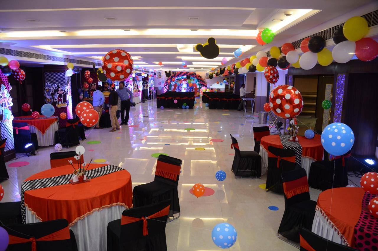Puja Residency Hotel Varanasi Ngoại thất bức ảnh