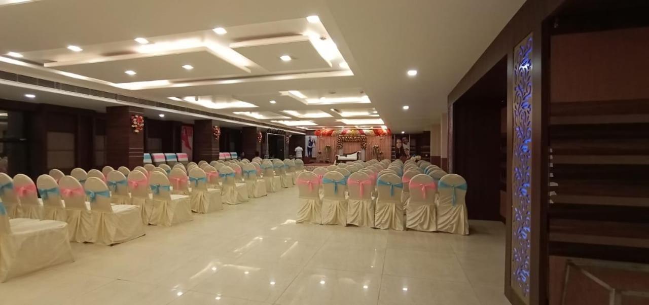 Puja Residency Hotel Varanasi Ngoại thất bức ảnh