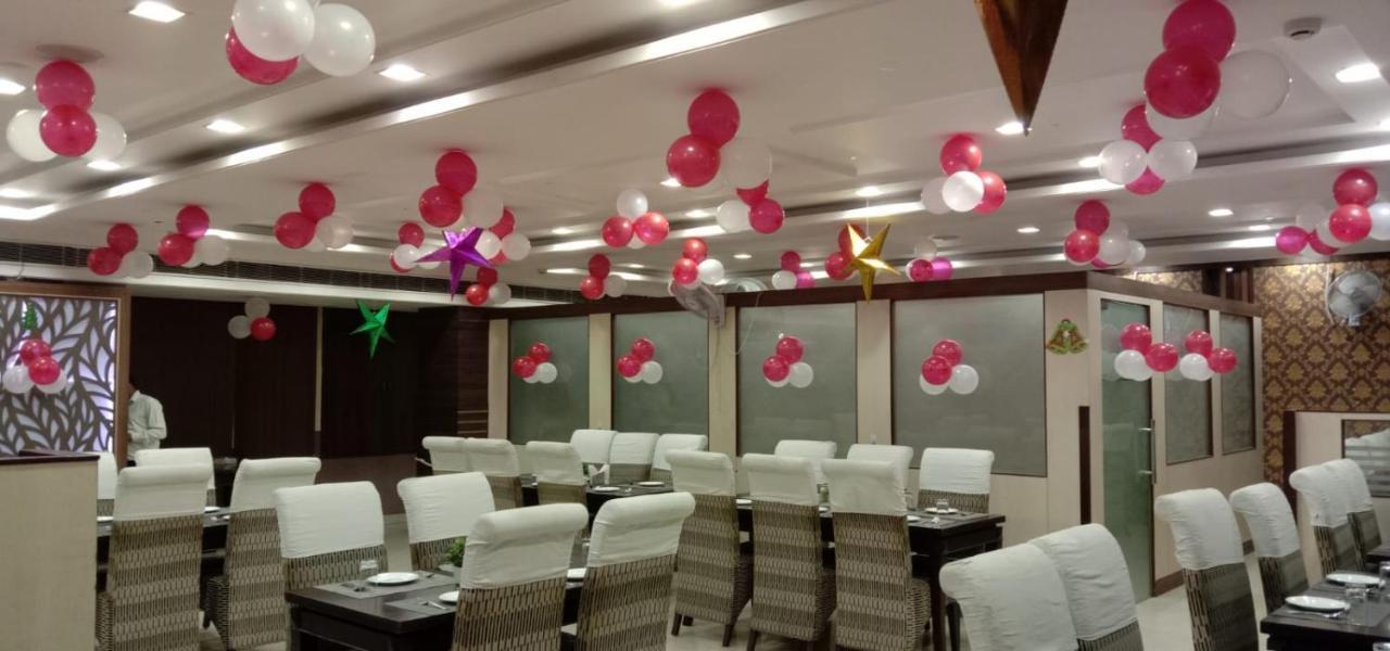 Puja Residency Hotel Varanasi Ngoại thất bức ảnh