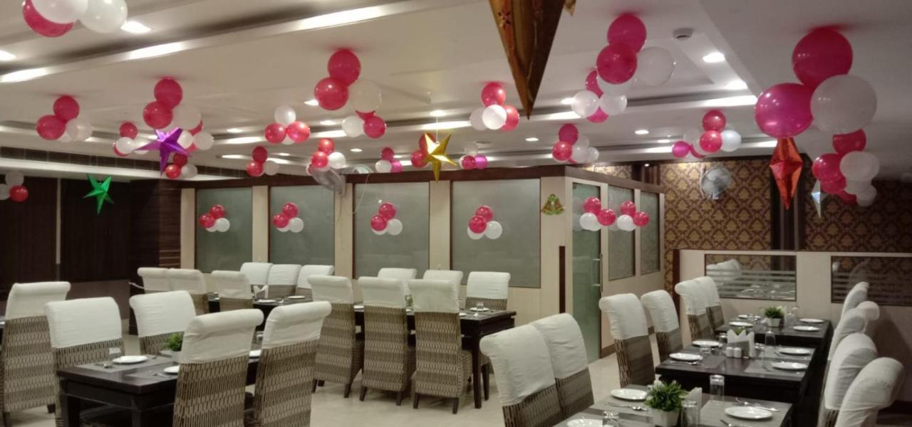 Puja Residency Hotel Varanasi Ngoại thất bức ảnh