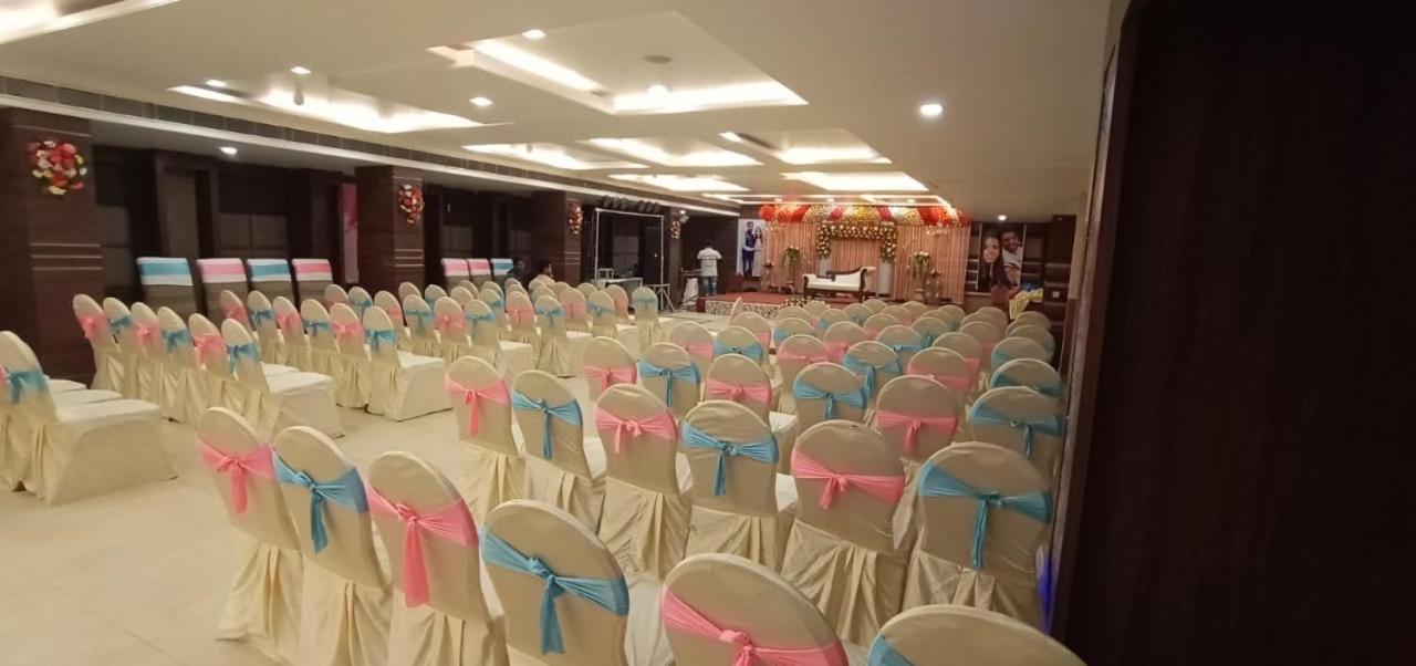 Puja Residency Hotel Varanasi Ngoại thất bức ảnh