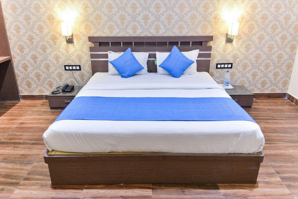 Puja Residency Hotel Varanasi Ngoại thất bức ảnh