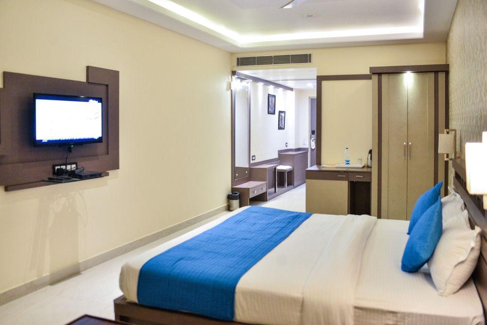 Puja Residency Hotel Varanasi Ngoại thất bức ảnh