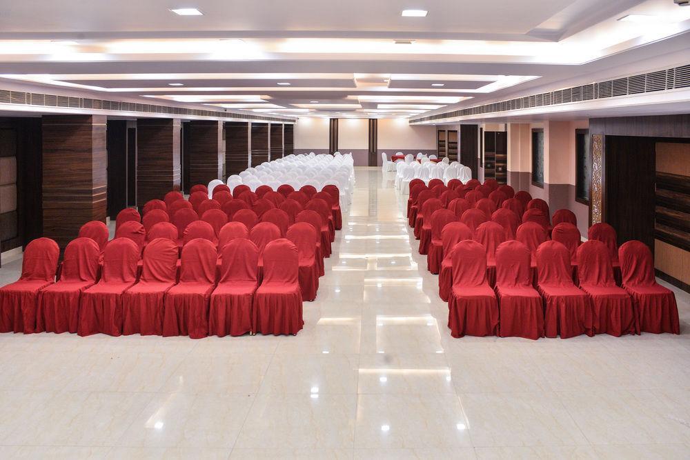 Puja Residency Hotel Varanasi Ngoại thất bức ảnh