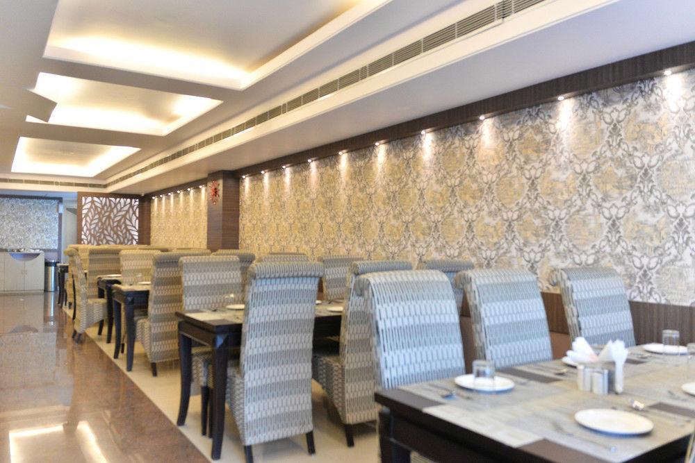 Puja Residency Hotel Varanasi Ngoại thất bức ảnh