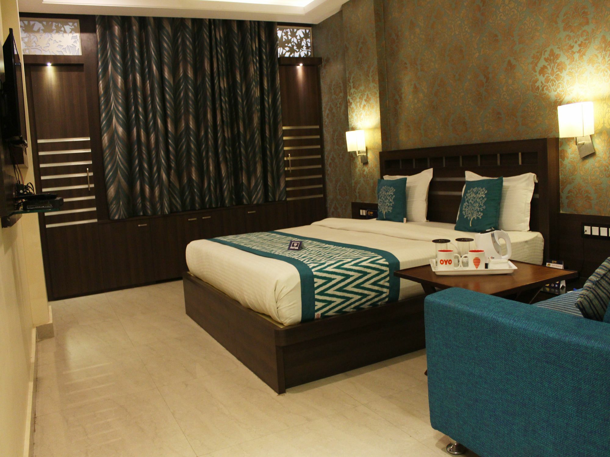 Puja Residency Hotel Varanasi Ngoại thất bức ảnh