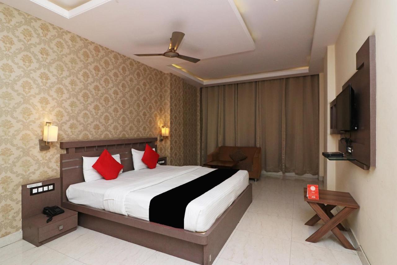 Puja Residency Hotel Varanasi Ngoại thất bức ảnh