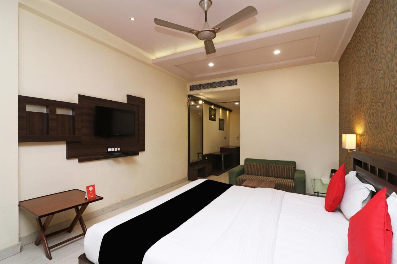 Puja Residency Hotel Varanasi Ngoại thất bức ảnh