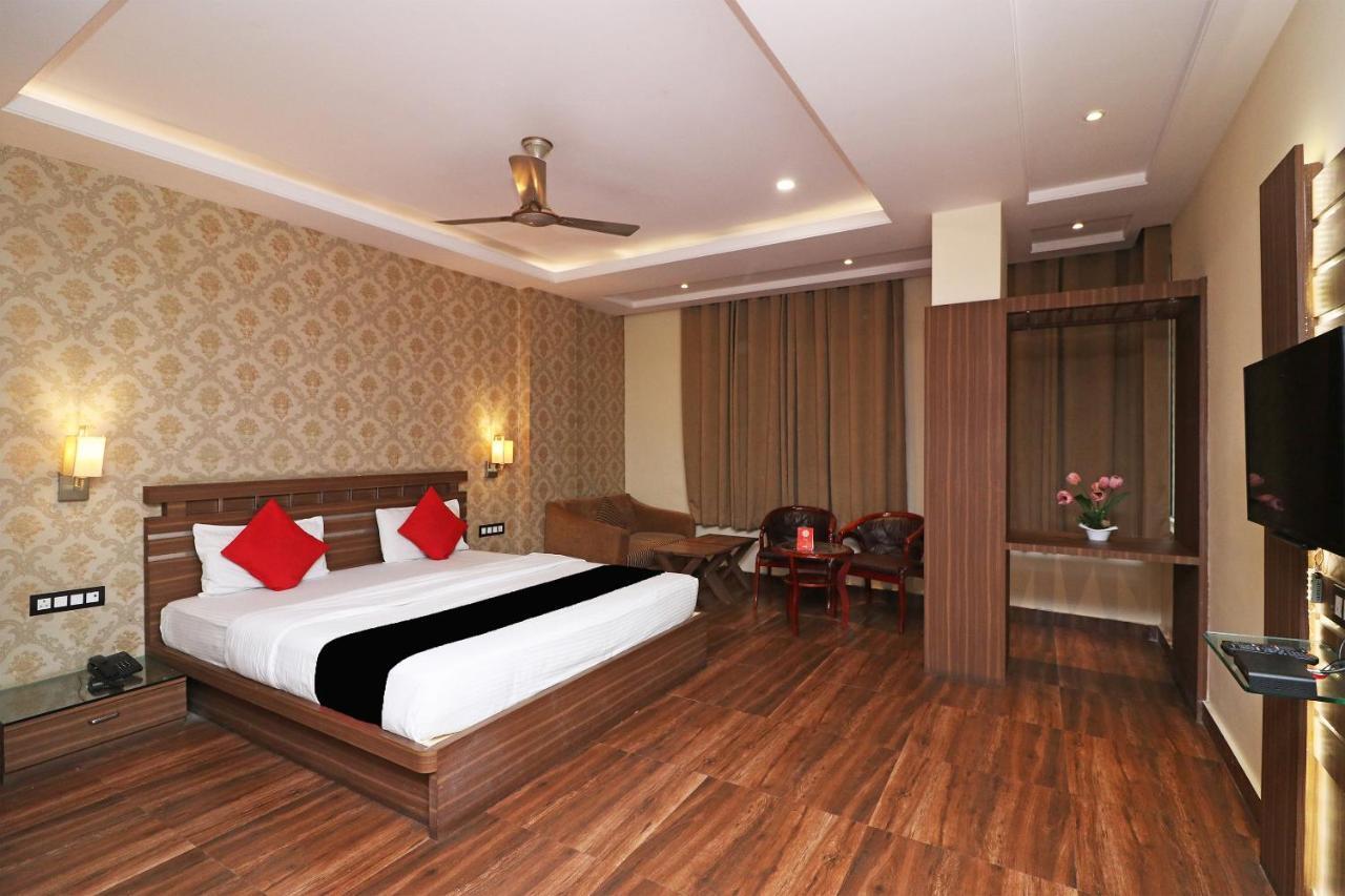 Puja Residency Hotel Varanasi Ngoại thất bức ảnh