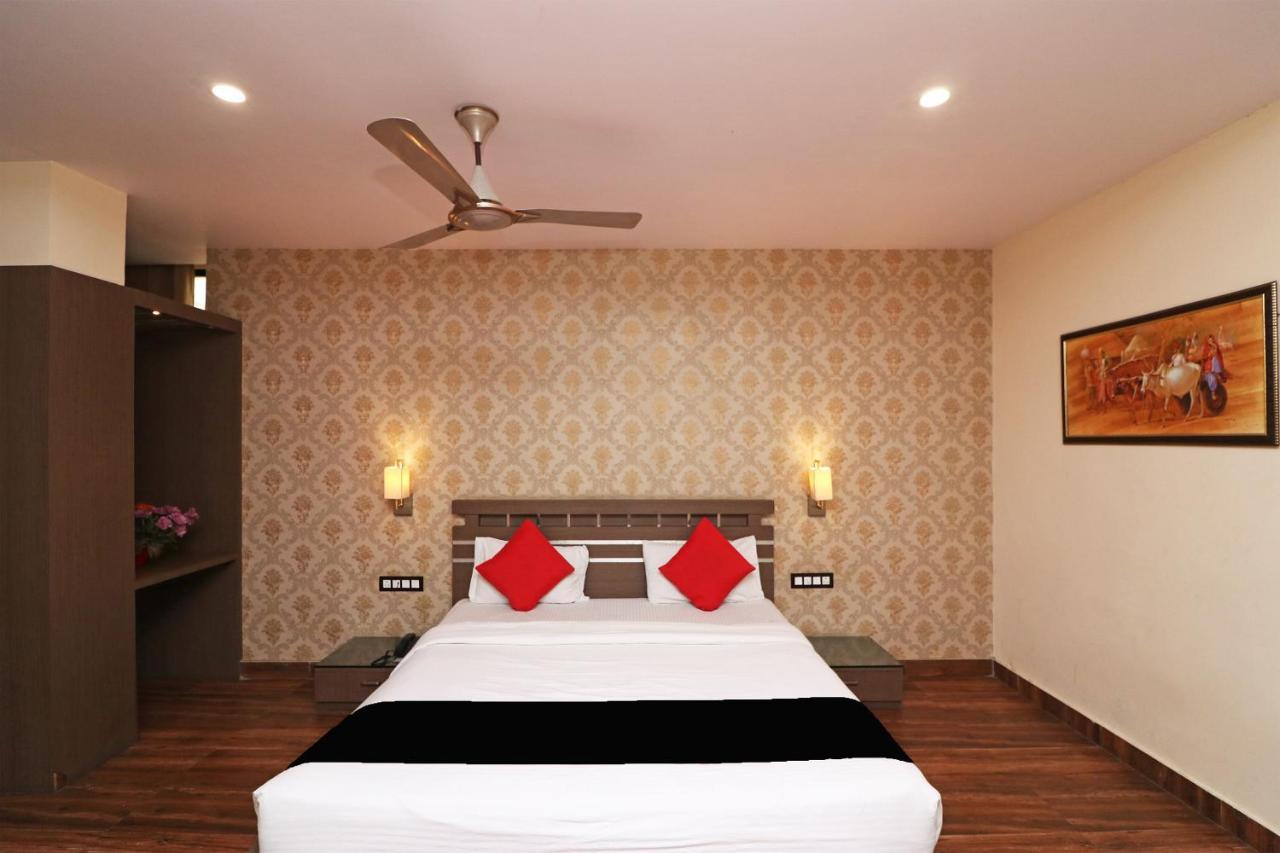 Puja Residency Hotel Varanasi Ngoại thất bức ảnh