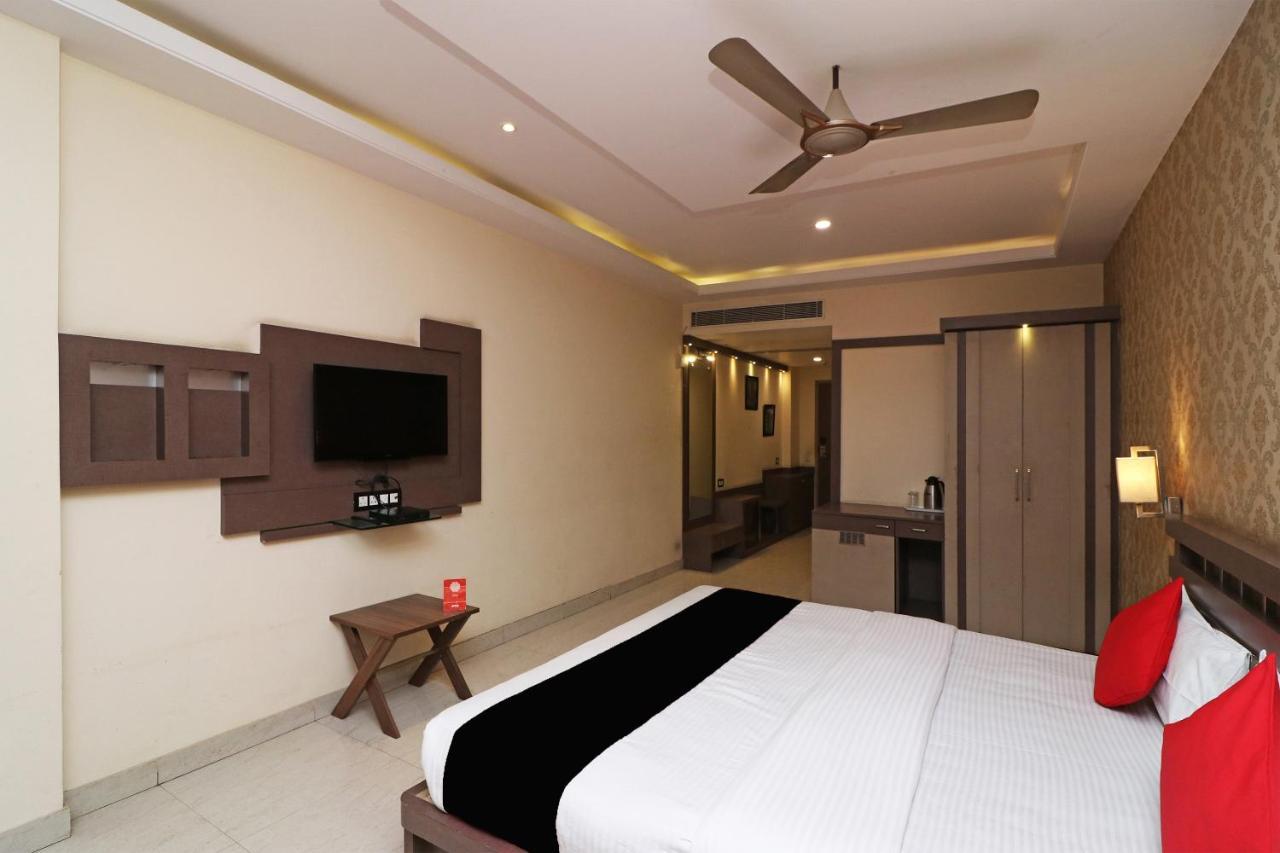 Puja Residency Hotel Varanasi Ngoại thất bức ảnh